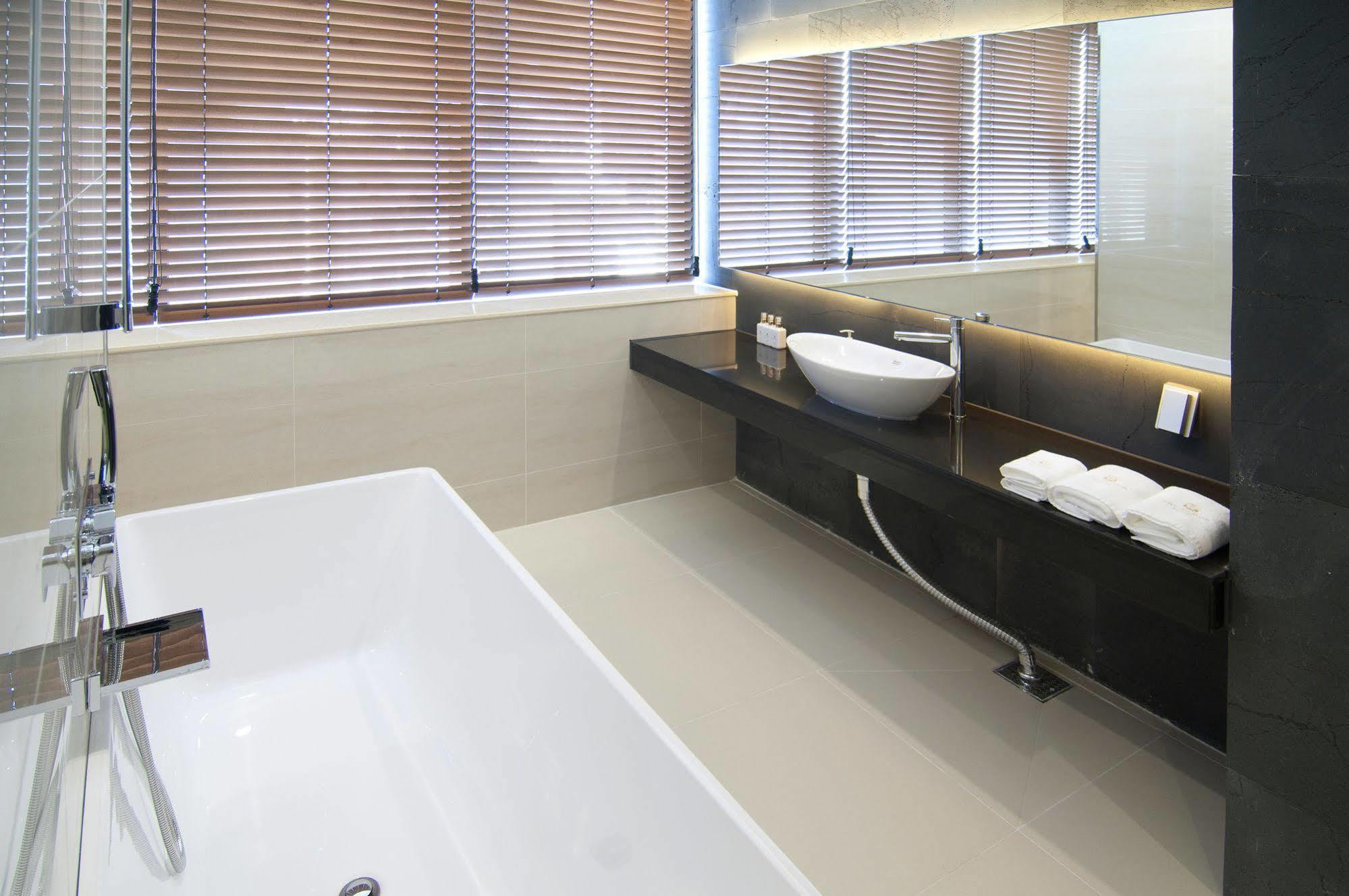 Suwon Top Cloud Hotel Dış mekan fotoğraf